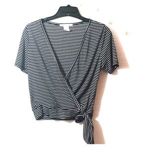 **NWOT***blk&white stripe shirt Sz M